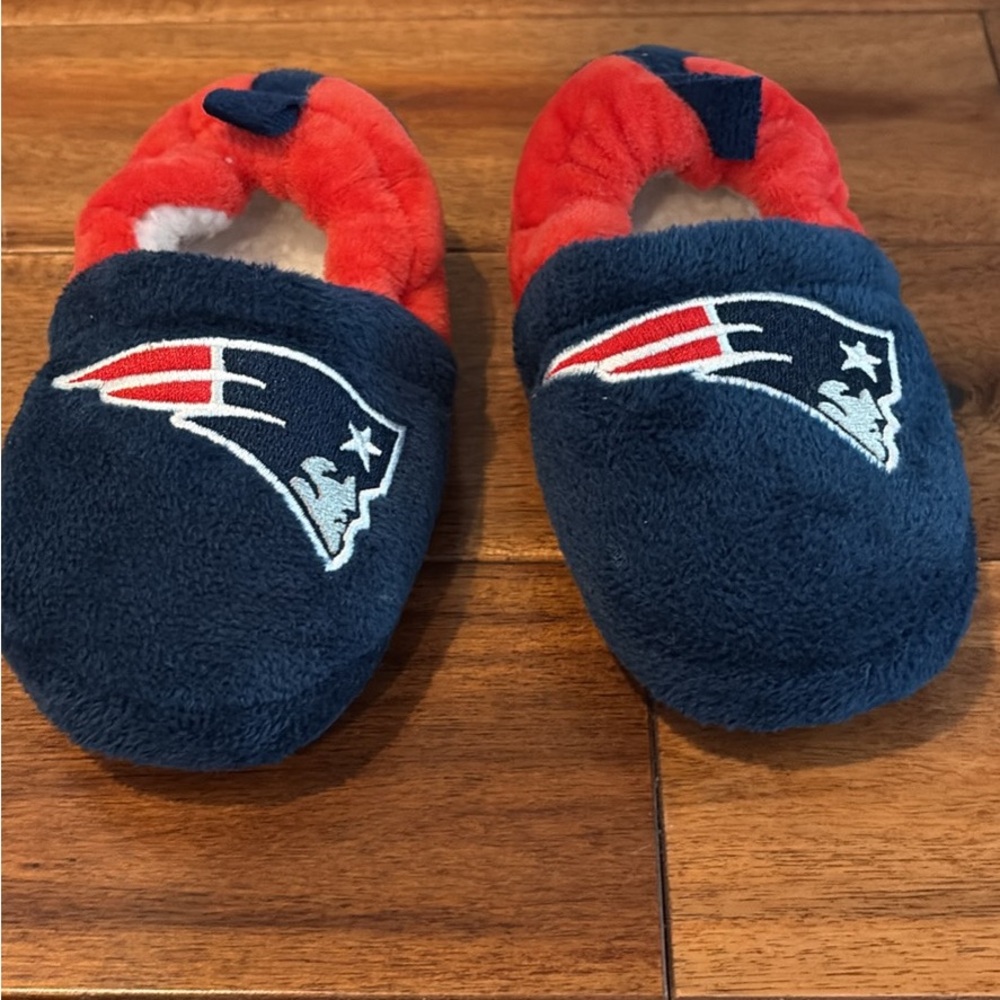 Kids Slippers - Red and Blue